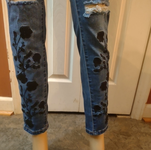 Ashley Mason size 9 women's jeans floral distressed design decorative - Picture 2 of 7